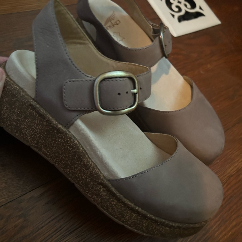 New Dansko Brynlee Clogs - Picture 5 of 8